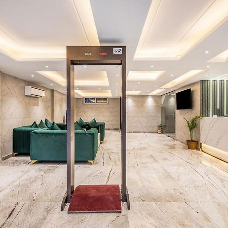 Hotel Avaas - Faiz Road Karol Bagh Delhi  Exteriör bild