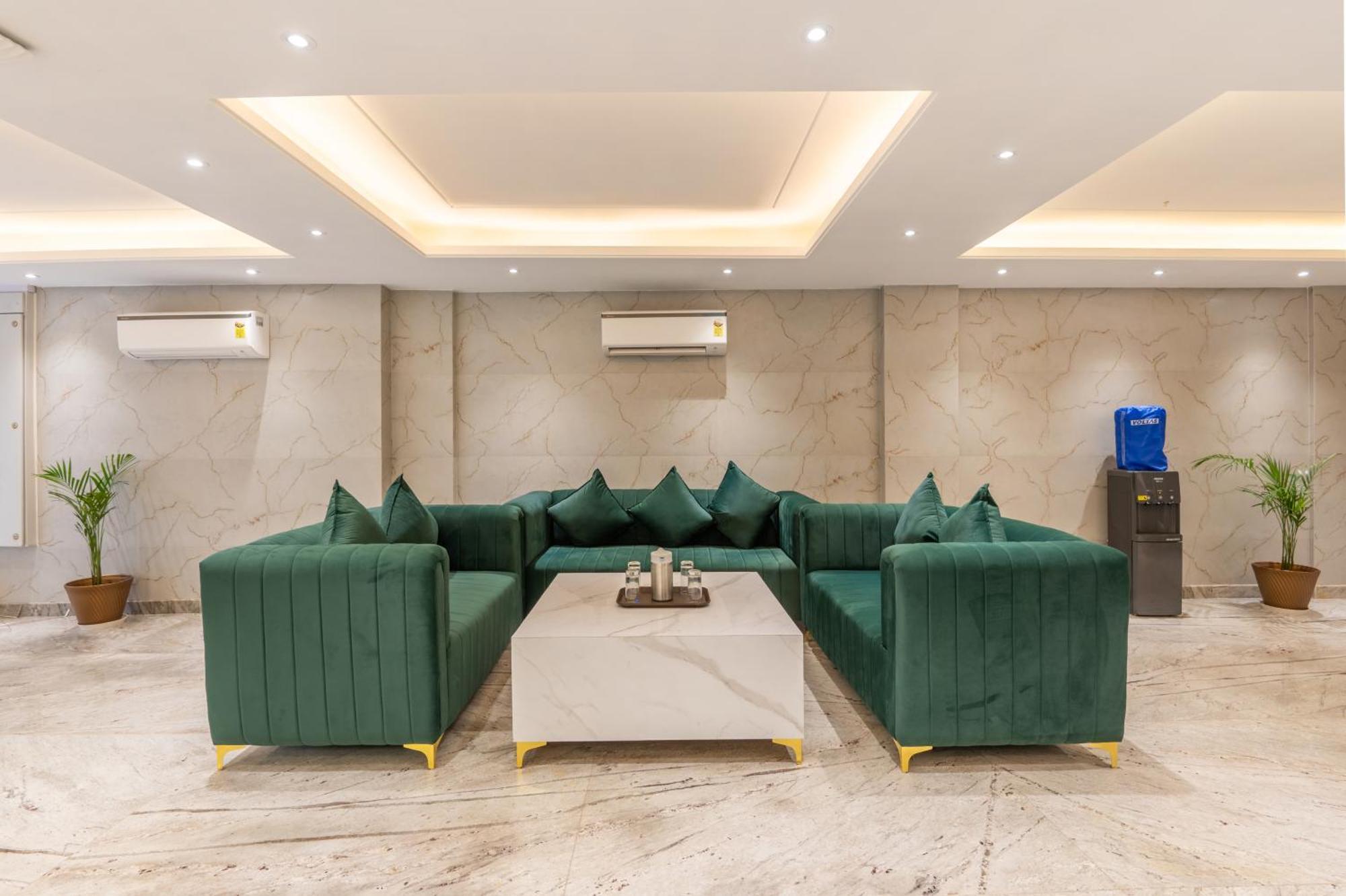 Hotel Avaas - Faiz Road Karol Bagh Delhi  Exteriör bild